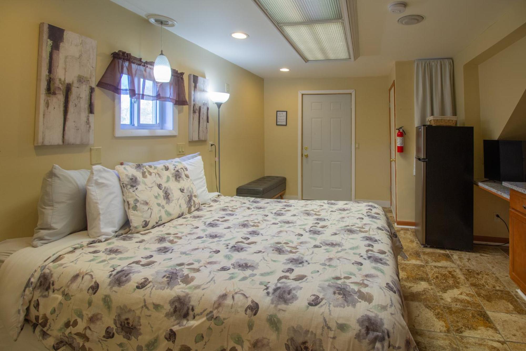 Stay In Ohiopyle In The Middle Of Town By The Gap Trail Exterior photo